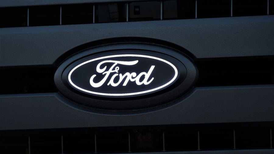 21-22 F150 LED GRILL EMBLEM W/CAMERA CUTOUT BLACK LUMINIX