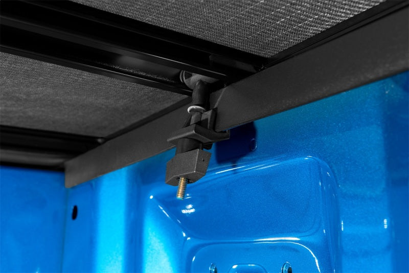 Lund 2019 Ford Ranger (6ft Bed) Genesis Elite Tri-Fold Tonneau Cover - Black