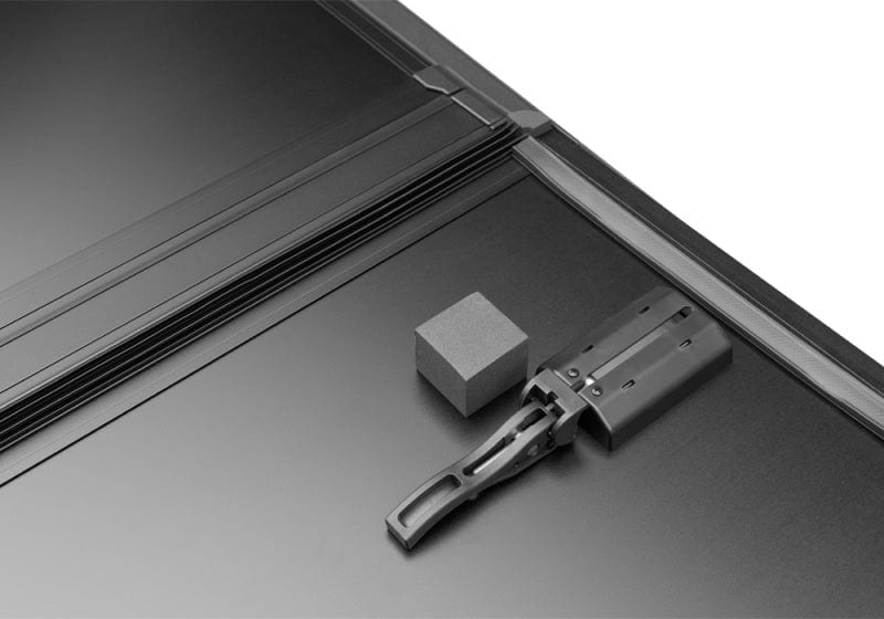 UnderCover 2021-2023 Ford F-150 6.5ft Triad Bed Cover