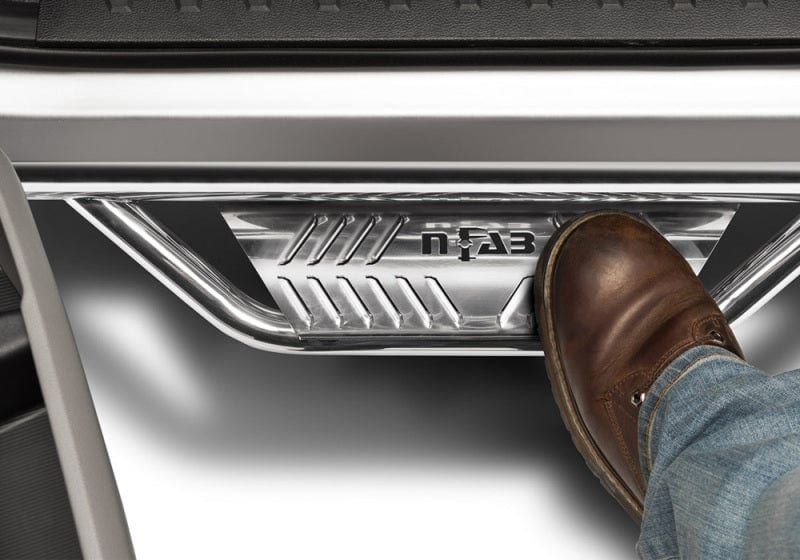 N-Fab Podium SS 2017-2022 Ford F-250/F-350 Super Duty Crew Cab 6.75ft Bed - Polished Stainless - 3in