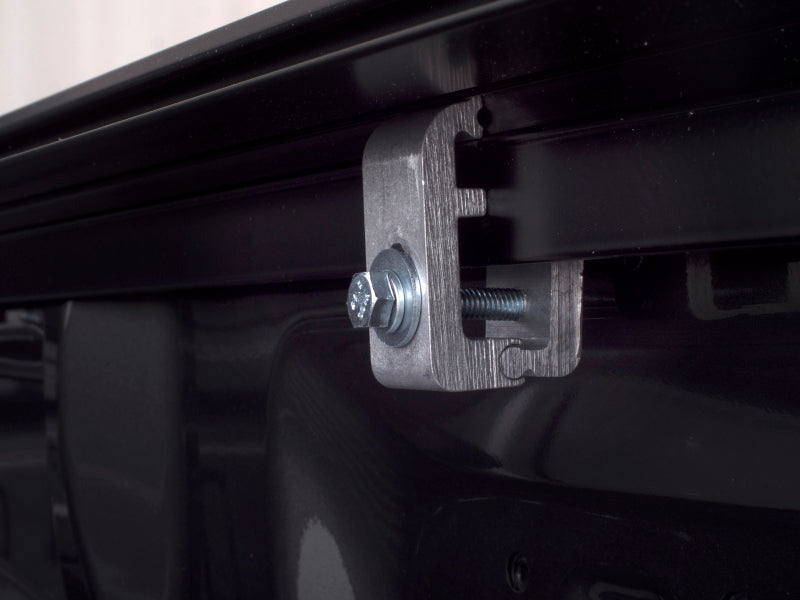 Lund 2019 Ford Ranger (6ft Bed) Genesis Roll Up Tonneau Cover - Black