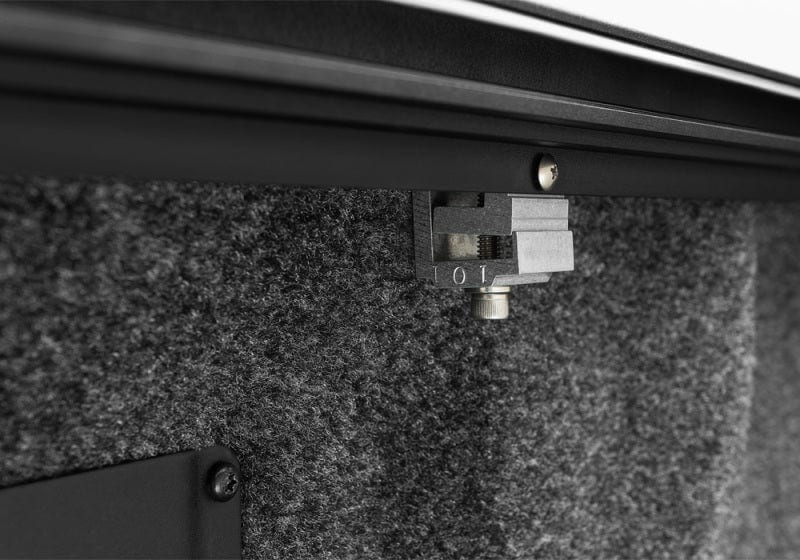 Roll-N-Lock 2021-2023 Ford F-150 67.1in E-Series Retractable Tonneau Cover