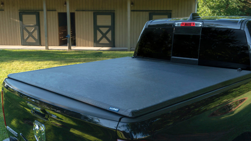 Lund 2019 Ford Ranger (6ft Bed) Genesis Elite Tri-Fold Tonneau Cover - Black